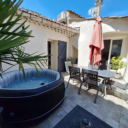 La Bonbonniere Gite De Charme Avec Jacuzzi Malaucene Luaran gambar