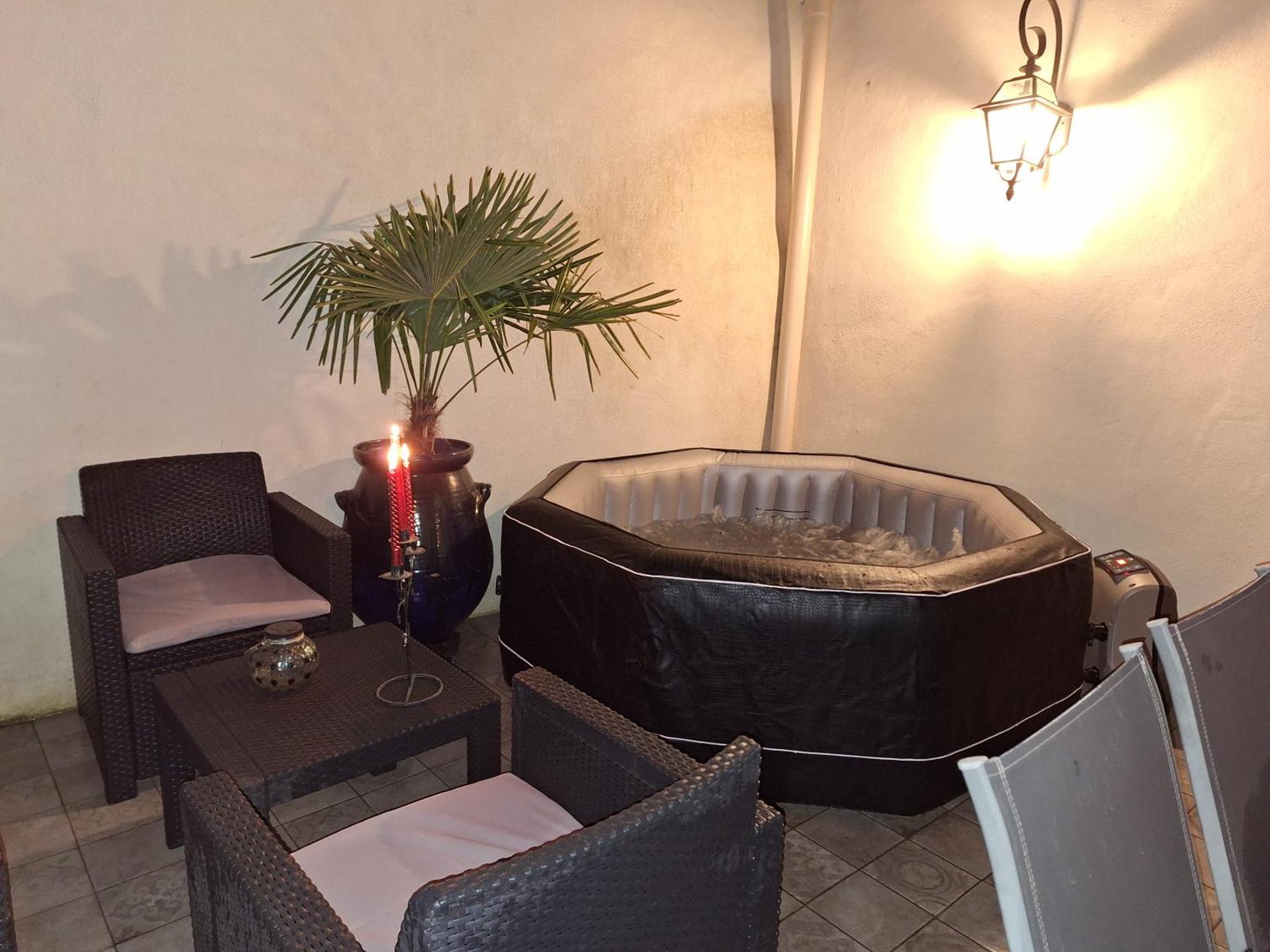 La Bonbonniere Gite De Charme Avec Jacuzzi Malaucene Luaran gambar